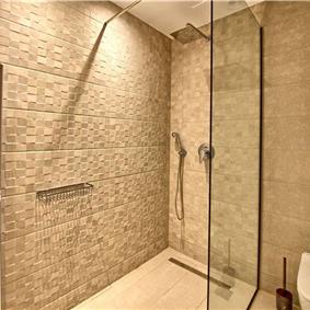 3 bedroom villa with pool & sea views, Makrades, sleeps 6